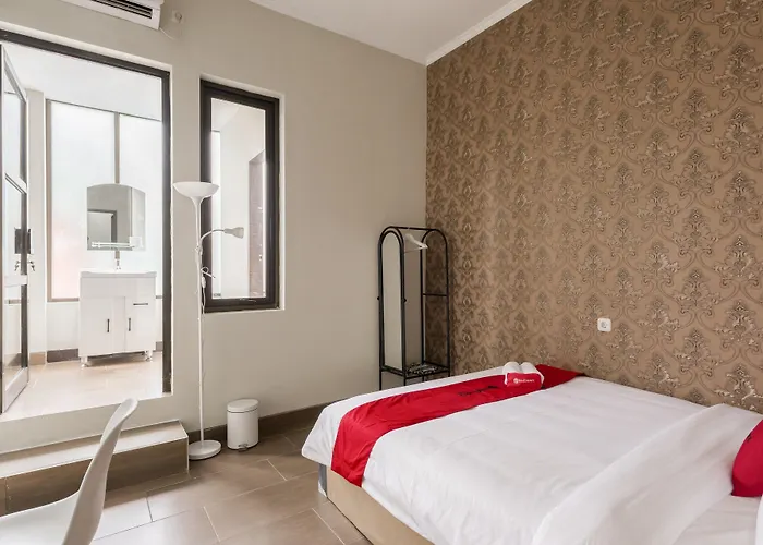 Reddoorz Near Grand City Mall 2 Surabaya